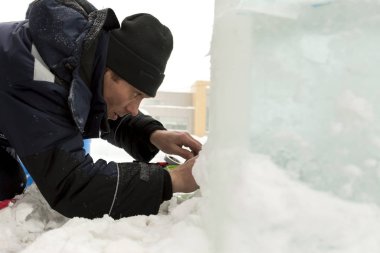 Led el feneri buz şekil aydınlatmak için elektrikçi bağlar