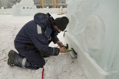 Led el feneri buz şekil aydınlatmak için elektrikçi bağlar