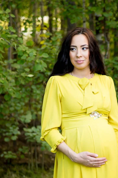 Portrait Pregnant Woman Yellow Dress Autumn Forest — Stock Photo, Image