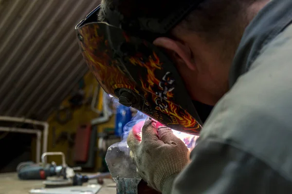 Soldador Tig Para Soldar Peça Carro Alumínio — Fotografia de Stock