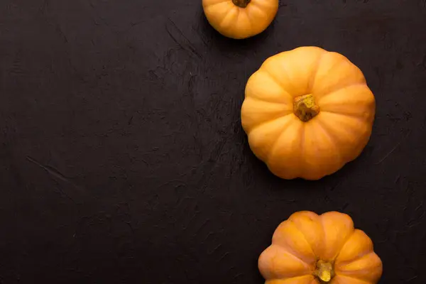 Siyah masadaki balkabakları. Cadılar Bayramı geçmişi