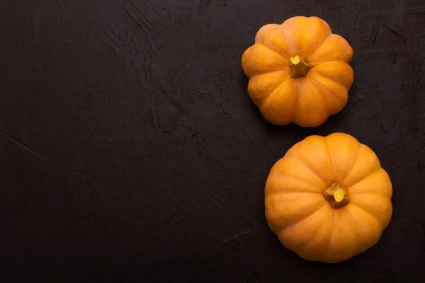 Siyah masadaki balkabakları. Cadılar Bayramı geçmişi