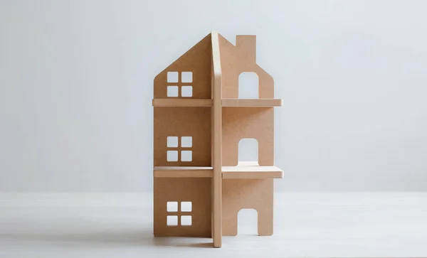 Spielzeug Holzhaus Auf Weißem Holzboden Und Hellem Hintergrund Konzept Von — Stockfoto