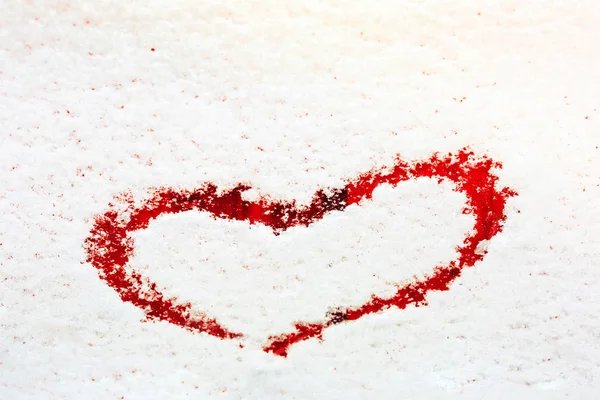 Καρδιά Ζωγραφισμένη Στο Χιονισμένο Παρμπρίζ Ενός Αυτοκινήτου Χώρο Αντίγραφο — Φωτογραφία Αρχείου