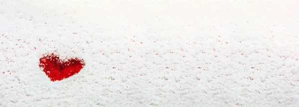 Καρδιά Ζωγραφισμένη Στο Χιονισμένο Παρμπρίζ Ενός Αυτοκινήτου Χώρο Αντίγραφο — Φωτογραφία Αρχείου