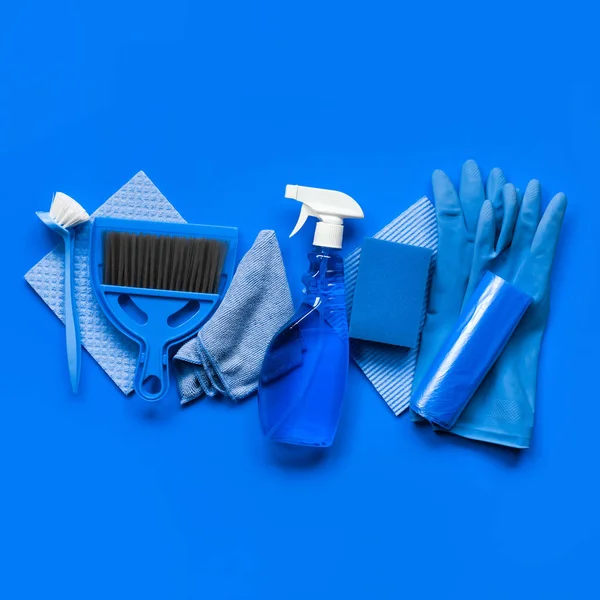 Set Blu Pulizia Primaverile Casa Stracci Una Bottiglia Detergente Guanti — Foto Stock