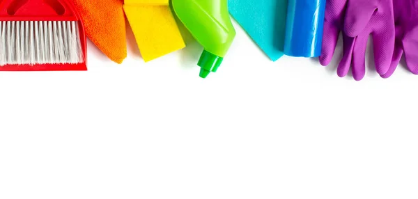 清洁产品集彩虹色隔离在白色背景上 弹簧清洁概念 文本的位置 顶部视图 — 图库照片