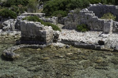 Türkiye'de antik bir kentin parçaları