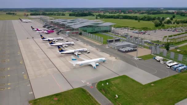 Wroclaw Poland June 2020 Ryanair Wizz Air Enter Air Airplanes — Stock Video