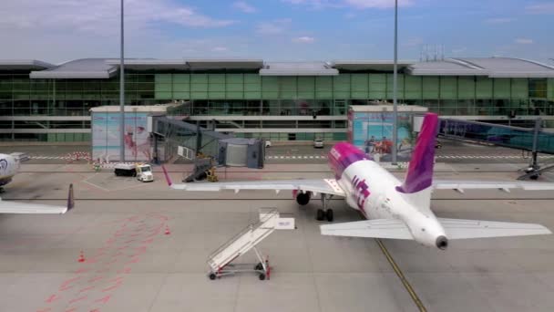 Wroclaw Pologne Juin 2020 Vue Aérienne Aéroport Wroclaw Mouvement Lent — Video