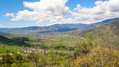 view of the mountains in the summer, sunny day in Lleida