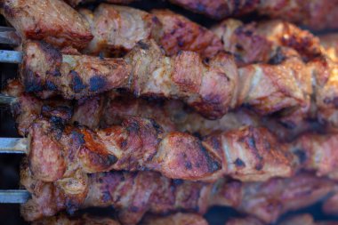 güzel kokulu Kebap orta kızartma, meyve suyu içine devam etti ve dış gevrek kabuk vardır - muhteşem!