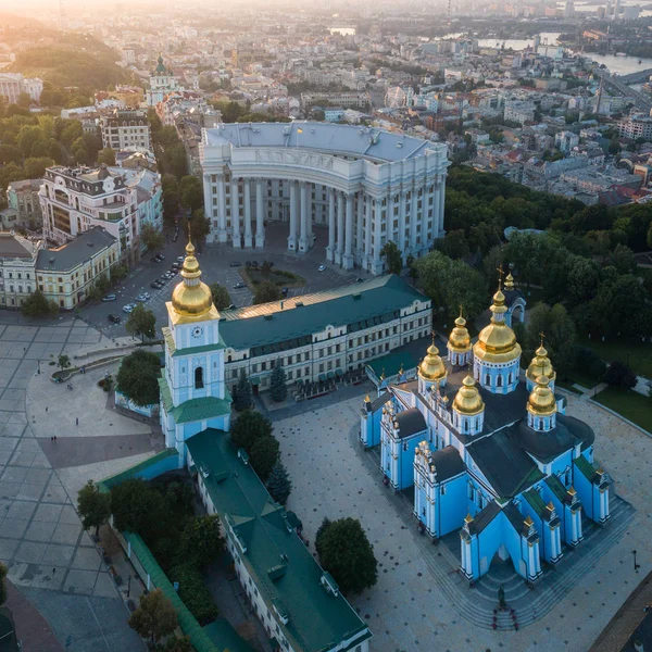 Εναέρια άποψη του Αγίου Michaels τρούλους μοναστηριού στο Κίεβο — Φωτογραφία Αρχείου