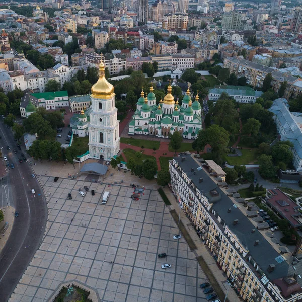Piazza Sofievskaya e Cattedrale di Santa Sofia a Kiev, Ucraina — Foto Stock