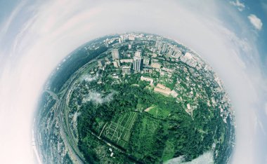 Panorama 360 derece Kiev Ulusal Botanik Bahçesi. Havadan görünümü
