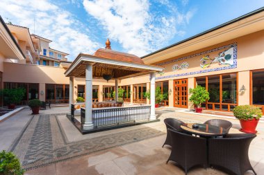 Çardak oryantal tarzı binada avlusunda, Türk süsler