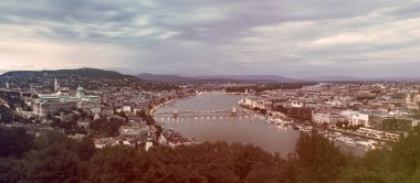alacakaranlıkta Budapeşte panoramik görünüm