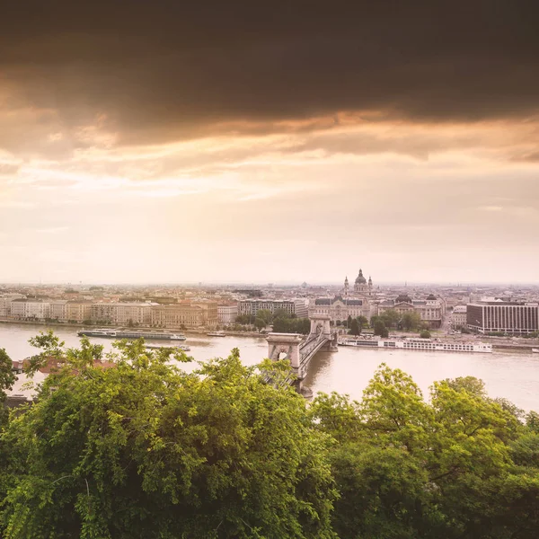 Vista panorâmica de Budapeste da costa de Buda — Fotografia de Stock