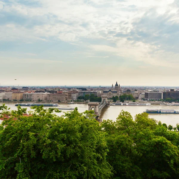 Vista panorâmica de Budapeste da costa de Buda — Fotografia de Stock