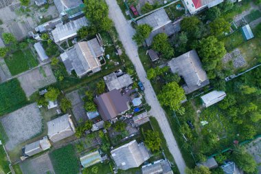 Özel araziler ile köy üstünden görüntülemek