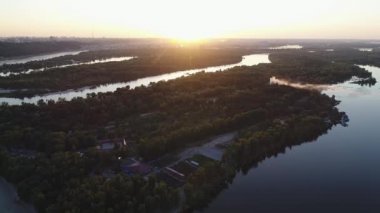 Yakındaki Metro Köprüsü, Kiev, Ukrayna Kiev şehrinin panoramik havadan görünümü