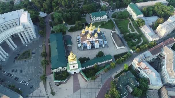 Пташиного польоту Санкт Майклс Золотоверхого монастиря в Києві — стокове відео