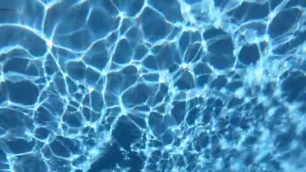 Movimento lento sob imagens de água na piscina — Vídeo de Stock