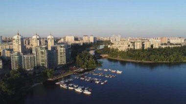 Riviera Riverside konut kompleksi, yat kulübü, Kiev, Ukrayna havadan görünümü