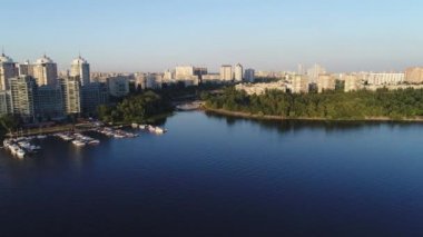 Riviera Riverside konut kompleksi, yat kulübü, Kiev, Ukrayna havadan görünümü
