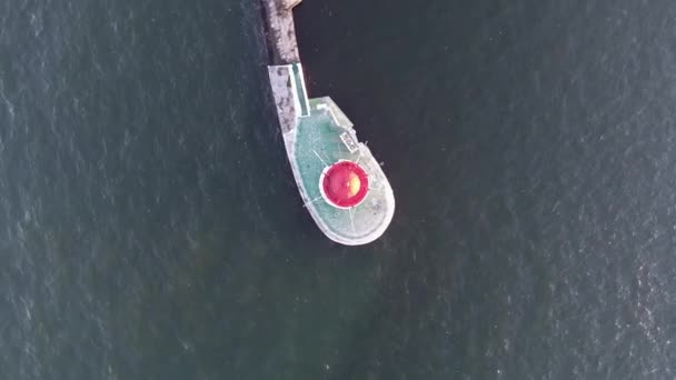 Letecký pohled na přístavu Oděsa, bílý maják, Oděsa, Ukrajina — Stock video