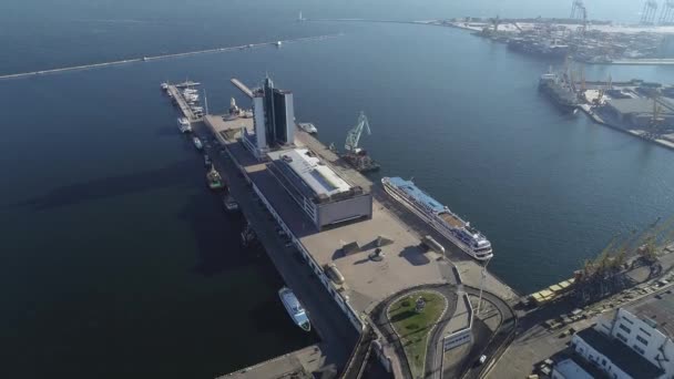 黒海、ウクライナのオデッサ港の航空写真 — ストック動画