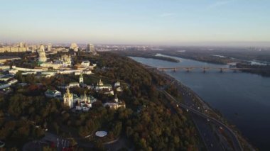 Kiev, Ukrayna Kiev Pechersk Lavra hava görünümünü. 4k video