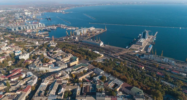 Bağlantı noktası ve deniz, Ukrayna Odessa havadan görünümü Panoraması — Stok fotoğraf