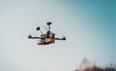 FPV drone uçmak için hazır