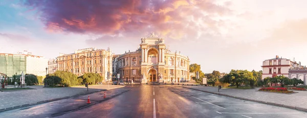 Opera House em Odessa, Ucrânia. Odessa State Academic Opera and Ballet Theater — Fotografia de Stock