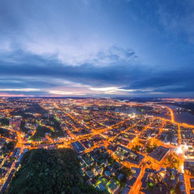 Kiev, Ukrayna Gece şehir. Panoramik hava görünümü