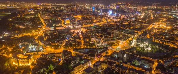 Cidade noturna de Kiev, Ucrânia. Vista aérea panorâmica — Fotografia de Stock