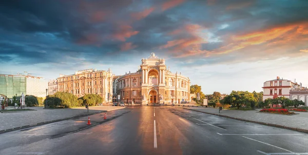 Opéra à Odessa, Ukraine. Opéra académique d'Odessa et théâtre de ballet — Photo