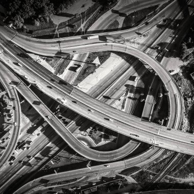 Otoyol kavşağının havadan görünümü. Güney Köprüsü. Kiev, Ukrayna.