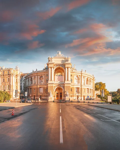 Opera House en Odessa, Ucrania. Teatro Estatal de Ópera Académica y Ballet de Odessa — Foto de Stock