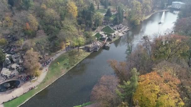 Вид с воздуха на Национальный дендрологический парк "Софиевка" в Умани, Украина. Запись дрона. 4K . — стоковое видео