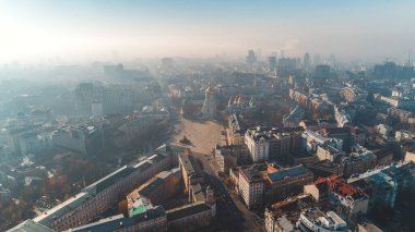 Kiev 'deki Sofievskaya Meydanı ve St. Sophia Katedrali Sabah sisi, Ukrayna