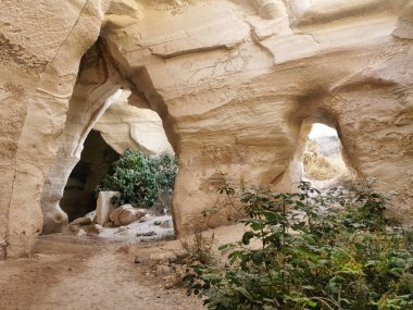 Luzit Mağaraları