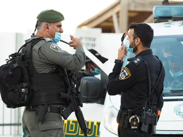 Israel Border Police Magav Φορώντας Προστατευτικές Μάσκες Προσώπου Κατά Του — Φωτογραφία Αρχείου