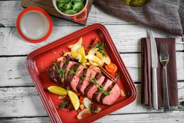 Plaka sebzeli ızgara Denver biftek en iyi görünümü