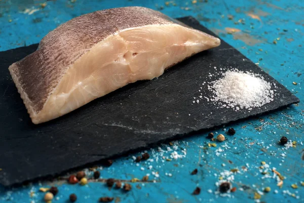 taze biftek, taş çiğ halibut