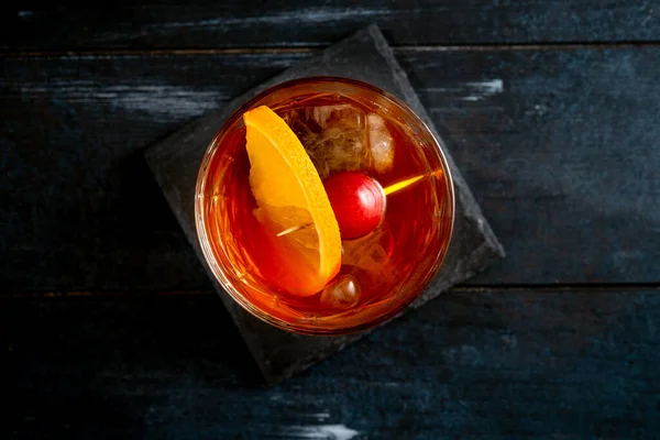 Whisky Cola Avec Glace Agrumes Cocktail Classique Sur Fond Bois — Photo
