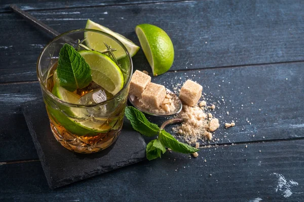 Whiskey Cola Cocktail Lime Mint Brown Sugar Ice Alcoholic Drink — Stock Photo, Image