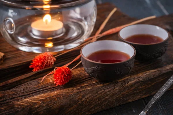 Κινέζικο Ζεστό Μαύρο Τσάι Κεραμικά Φλιτζάνια Και Τσαγιέρα Παραδοσιακό Τσάι — Φωτογραφία Αρχείου