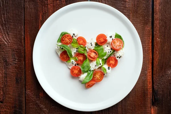 Ingredientes Salada Caprese Forma Coração Símbolo Amor Pela Comida Italiana — Fotografia de Stock